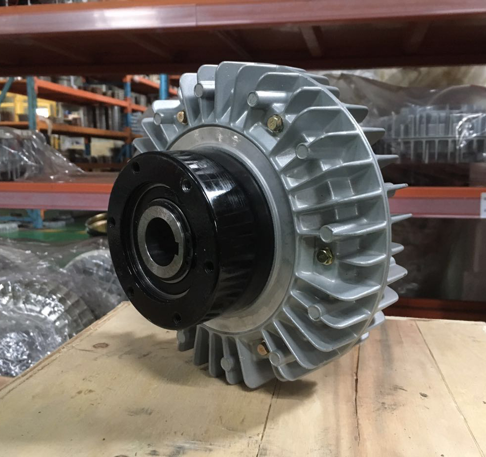 磁粉離合器跟張力控制器如何一起使用？